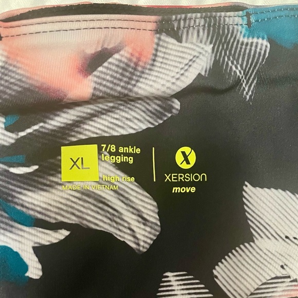 Xersion 7/8 colorful leggings xl👟 - Picture 2 of 5